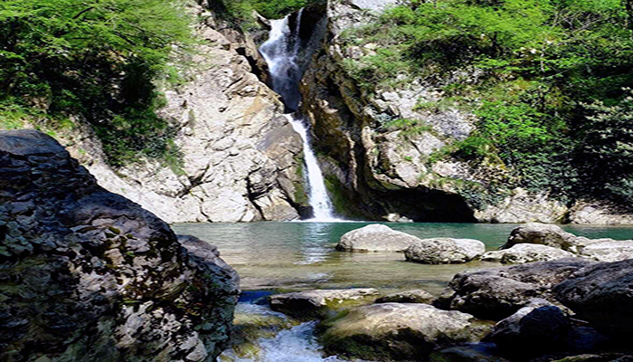 Водопад Агур